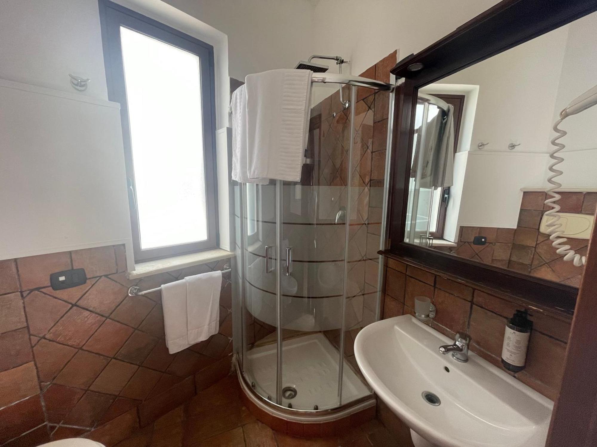 Hotel Capomulini 3 Stelle أتشيريالي المظهر الخارجي الصورة