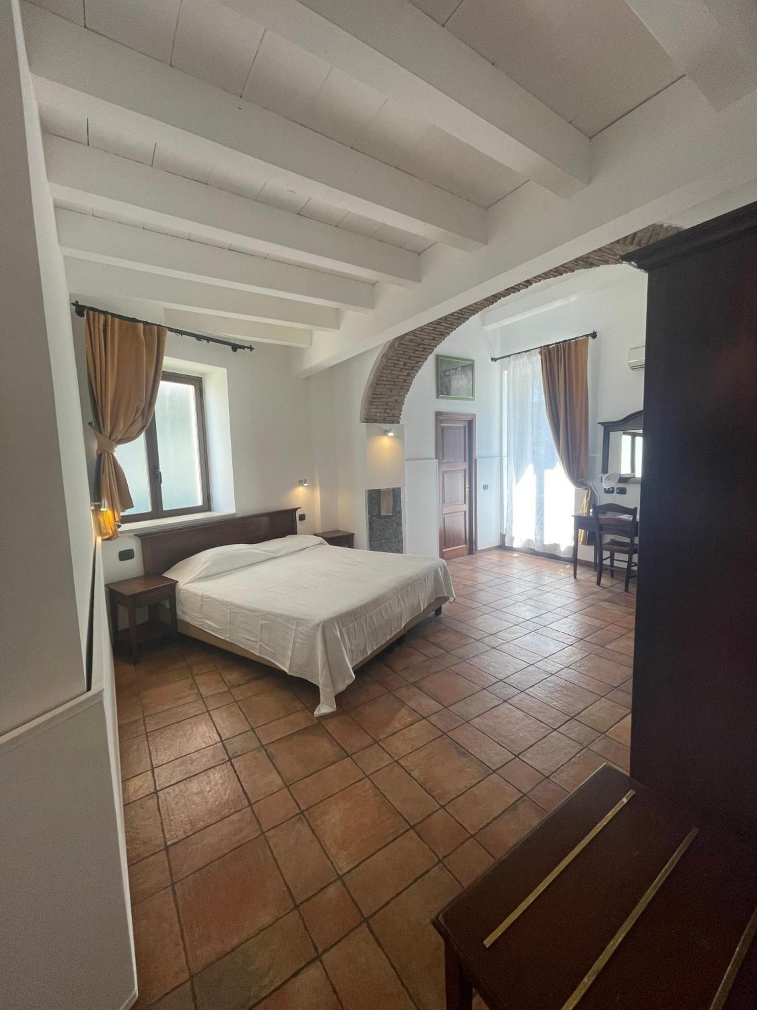 Hotel Capomulini 3 Stelle أتشيريالي المظهر الخارجي الصورة