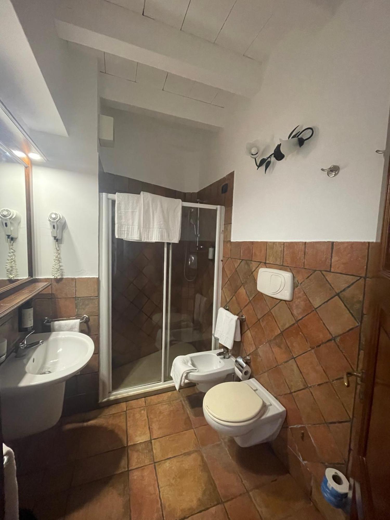 Hotel Capomulini 3 Stelle أتشيريالي المظهر الخارجي الصورة