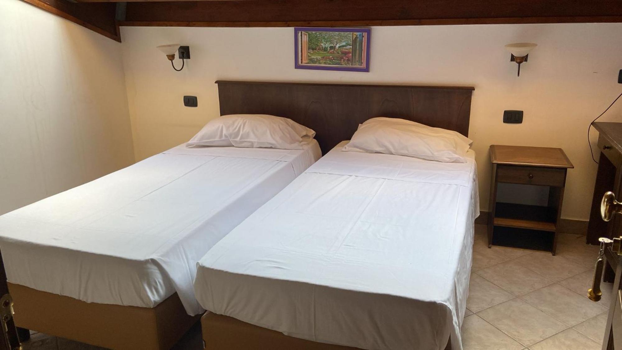 Hotel Capomulini 3 Stelle أتشيريالي المظهر الخارجي الصورة