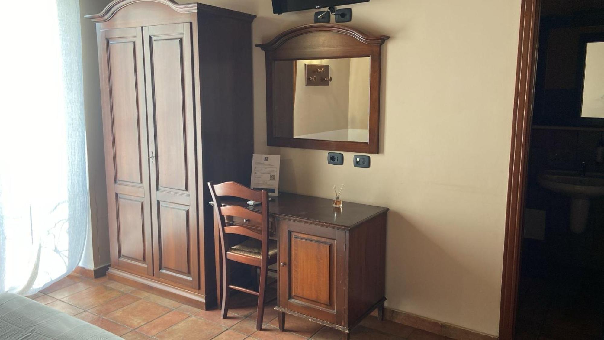 Hotel Capomulini 3 Stelle أتشيريالي المظهر الخارجي الصورة
